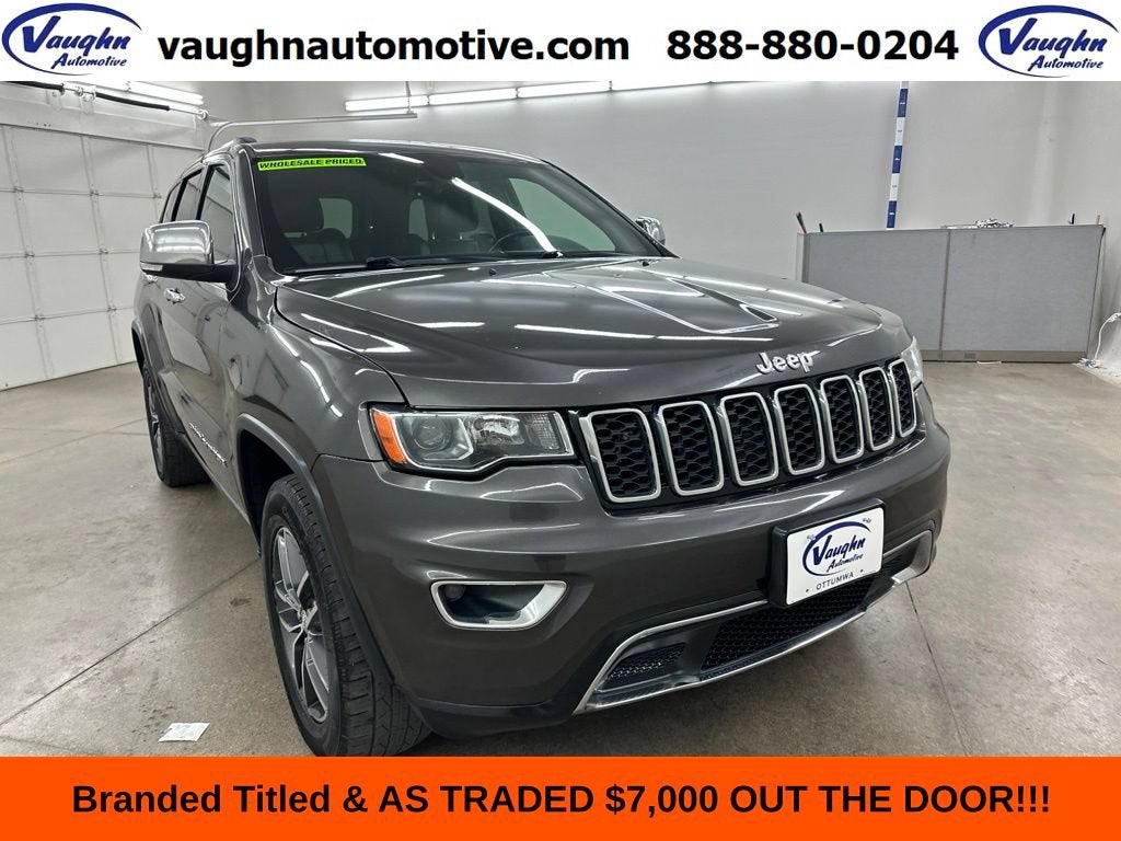 2018 Jeep Grand Cherokee Limited in Gray — front three-quarter view